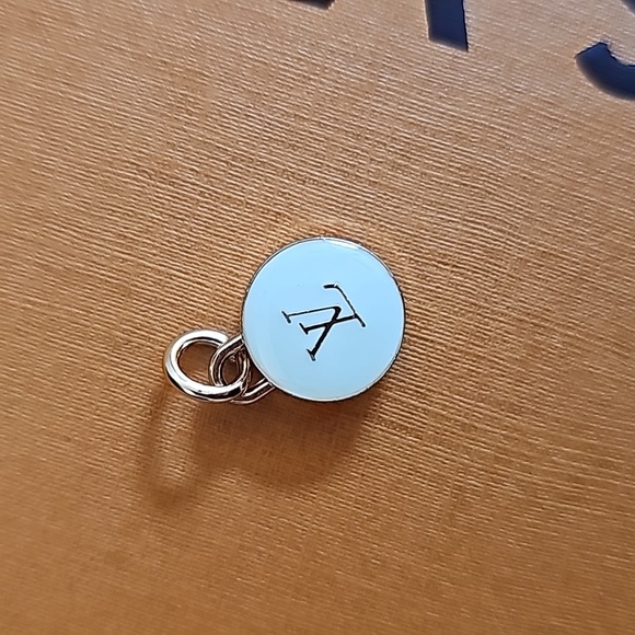 FOR BUNDLE-LV White Pendant - Picture 2 of 2